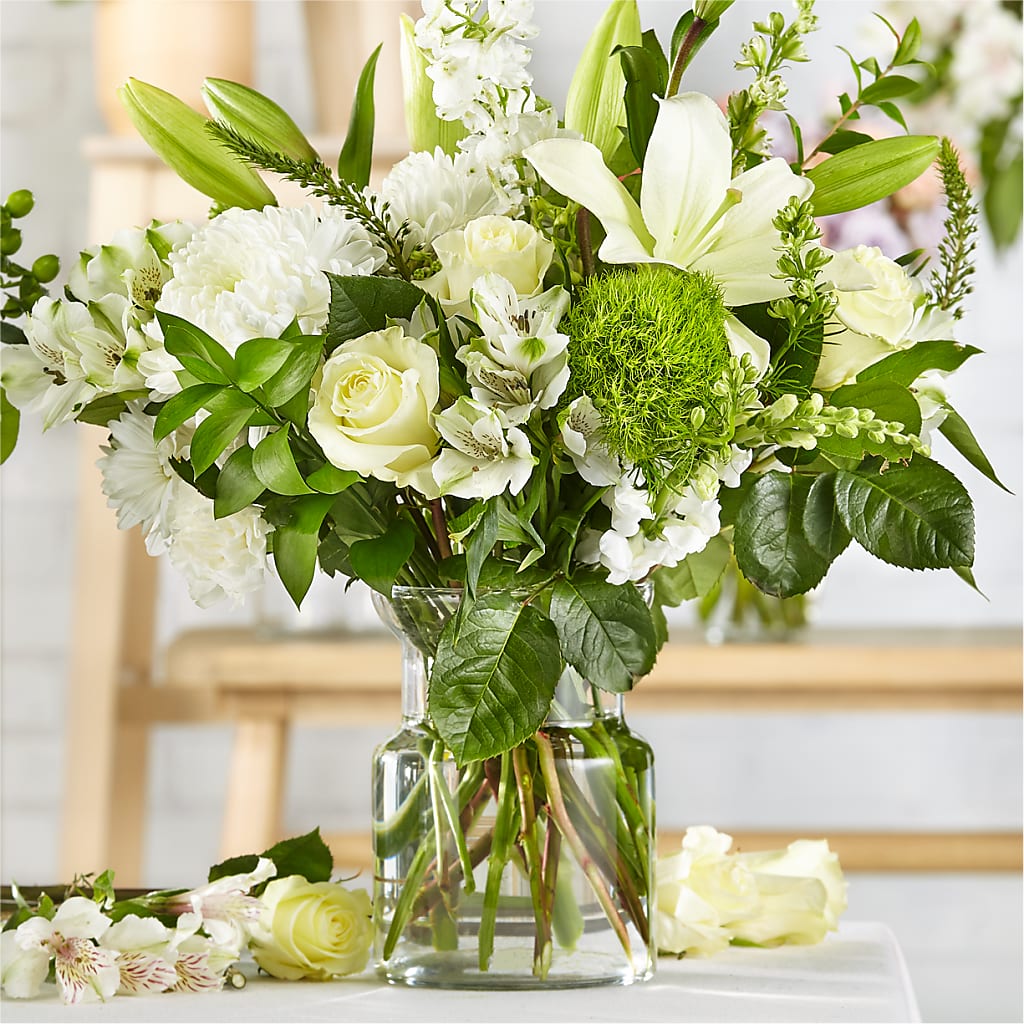 Classic Ivory – A Florist Original – Edith Vl, Minneapolis MN