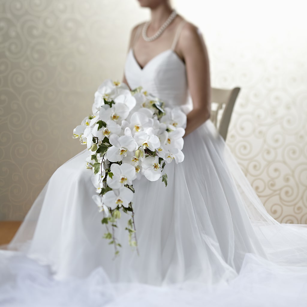 Classic White Bouquet – Edith Vl, Minneapolis MN