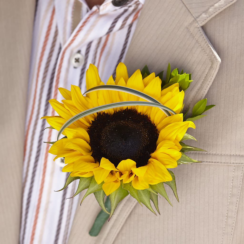 Free Spirit Boutonniere – Edith Vl, Minneapolis MN
