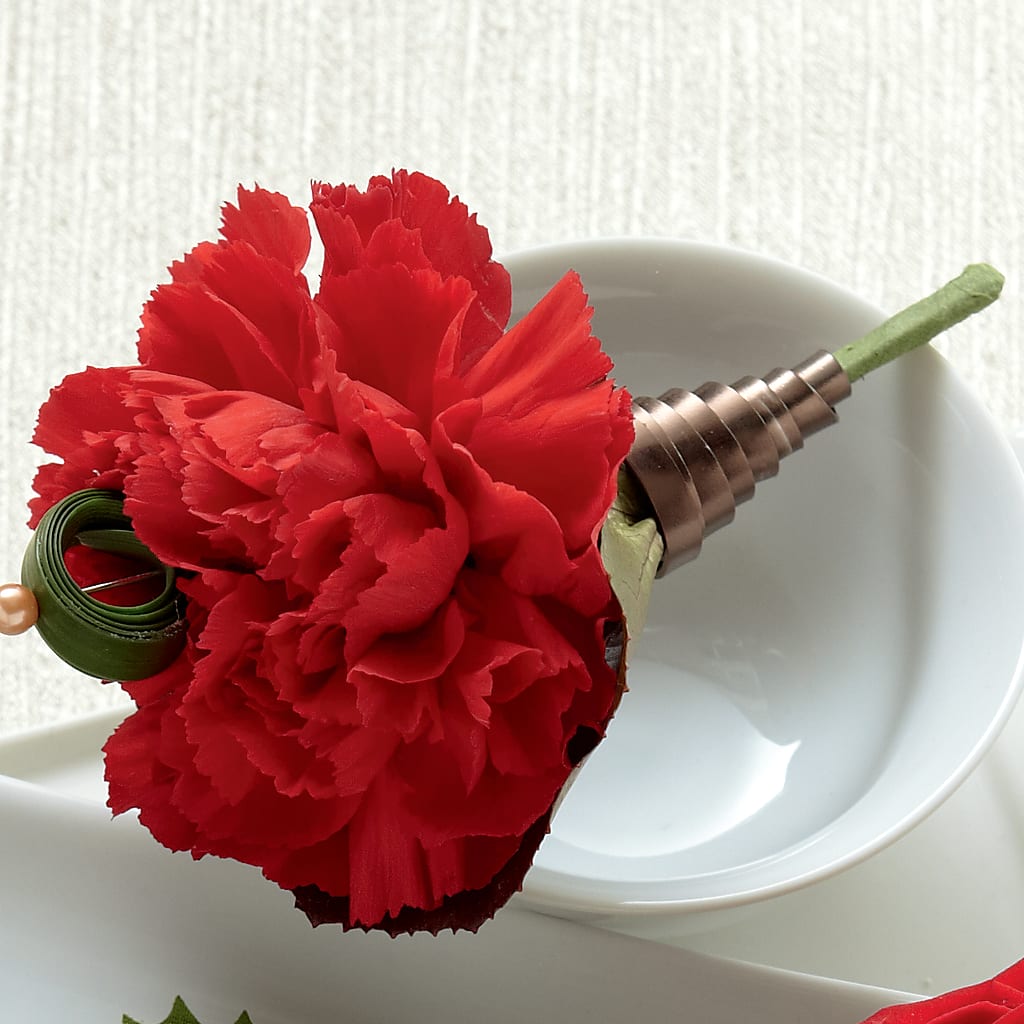 Red Carnation Boutonniere – Edith Vl, Minneapolis MN
