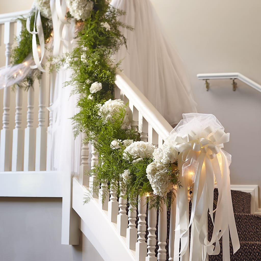 Champagne Dreams Garland – Edith Vl, Minneapolis MN